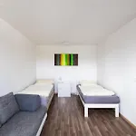Apartmán Geraeumige Monteurwohnung In Mit Wlan Und Parkplatz *