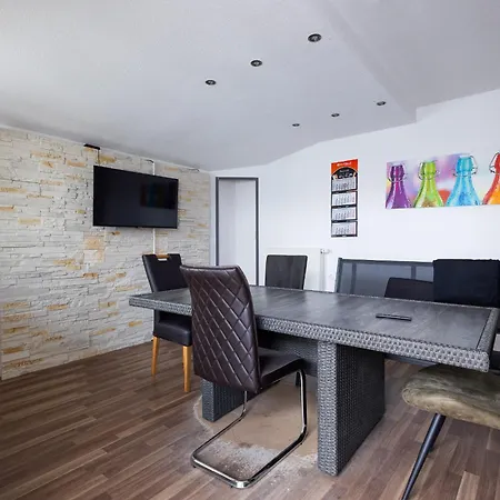 Apartment Geraeumige Monteurwohnung In Mit Wlan Und Parkplatz