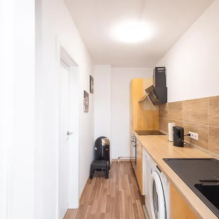 Geraeumige Monteurwohnung In Mit Wlan Und Parkplatz *