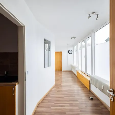 Geraeumige Monteurwohnung In Mit Wlan Und Parkplatz * ראטינגן