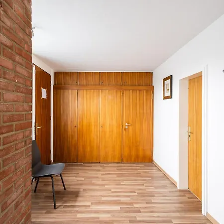 Geraeumige Monteurwohnung In Mit Wlan Und Parkplatz