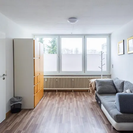 דירה Geraeumige Monteurwohnung In Mit Wlan Und Parkplatz *