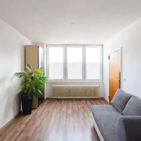 Geraeumige Monteurwohnung In Mit Wlan Und Parkplatz * Ratingen