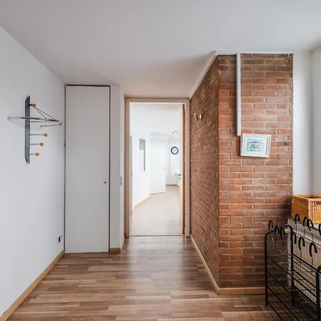 Geraeumige Monteurwohnung In Mit Wlan Und Parkplatz Appartement *