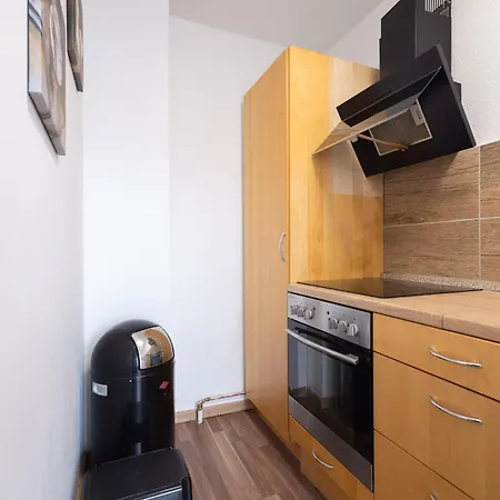 Geraeumige Monteurwohnung In Mit Wlan Und Parkplatz דירה ראטינגן