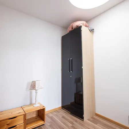 Geraeumige Monteurwohnung In Mit Wlan Und Parkplatz Appartement *