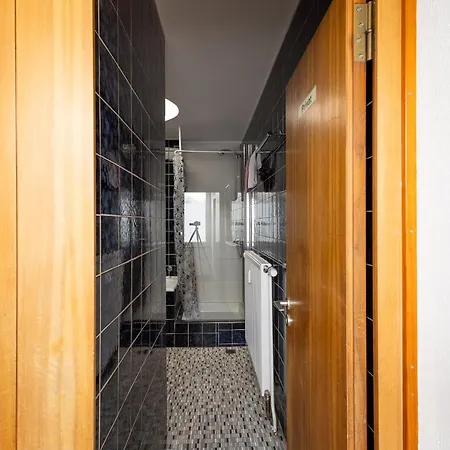 Apartment Geraeumige Monteurwohnung In Mit Wlan Und Parkplatz Ratingen