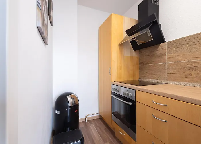 Geraeumige Monteurwohnung In Mit Wlan Und Parkplatz דירה ראטינגן