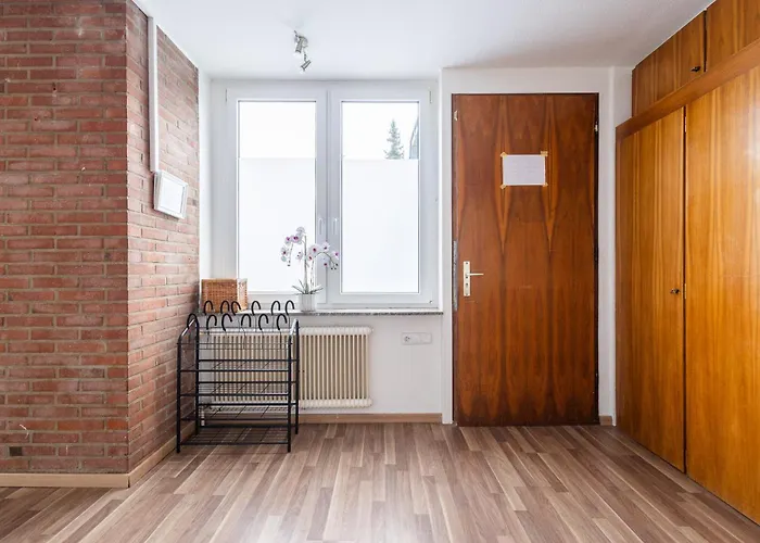 Geraeumige Monteurwohnung In Mit Wlan Und Parkplatz דירה